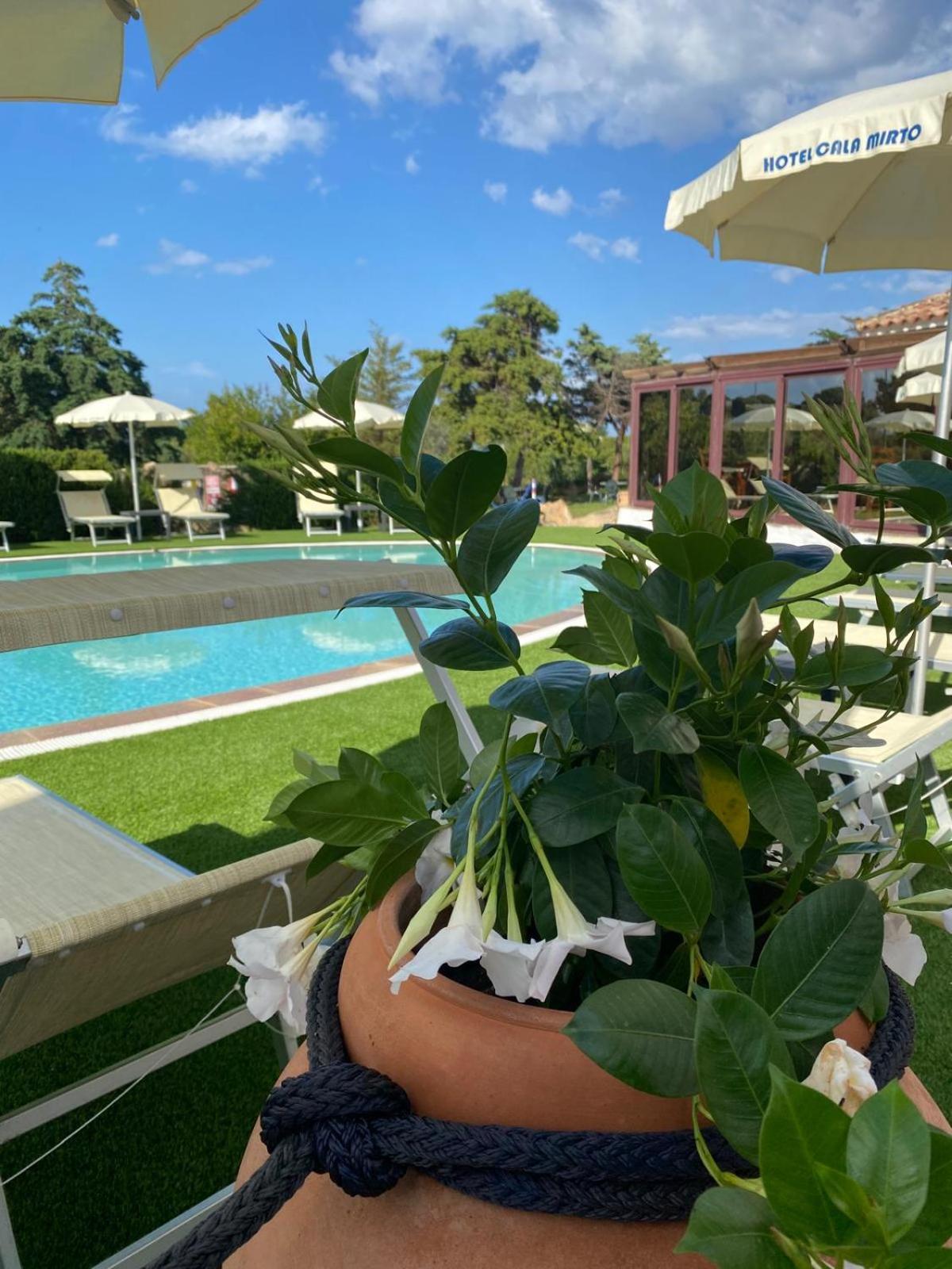 Hotel Cala Mirto Budoni Ngoại thất bức ảnh